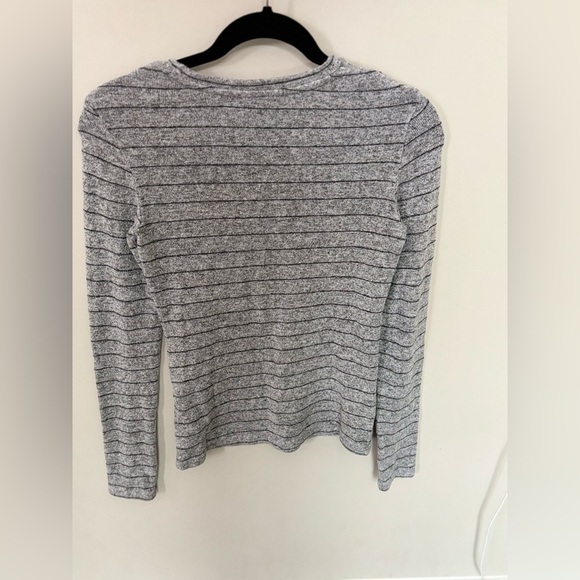Size Small Dynamite top in grey super soft material - PTP is 15 - Picture 2 of 4